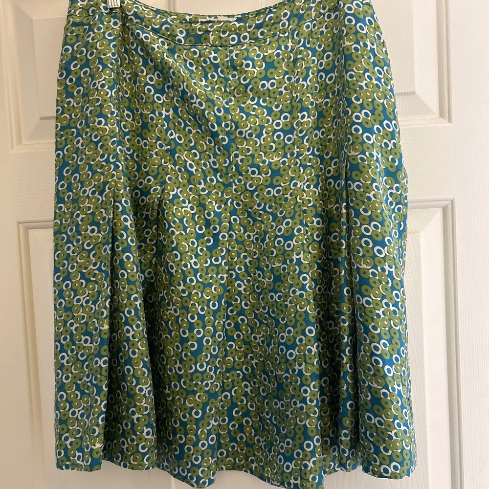 Green and White Skirt with small circles size 14
